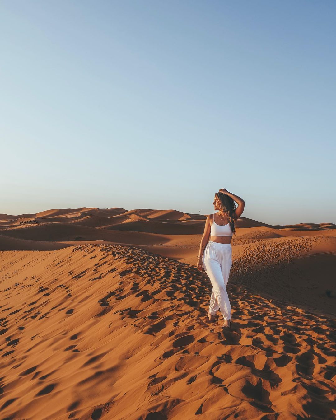 Capi FreakLèChic in fibra naturale, indossati nel deserto